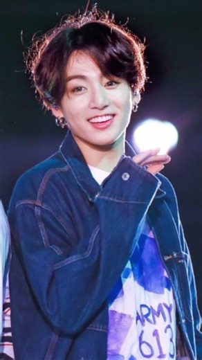 Cute bts V follow back to you and follow my message to you and follow the eeye to school and famil💜💜