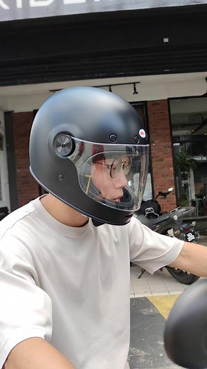 The Bell Bullitt Classic matte black helmet is a stylish choice for riders who appreciate both safety and aesthetics. Its retro design and matte finish give it a timeless appeal, while Bell's reputation for quality ensures it offers reliable protection on the road! Available Size S-xxl Drop By Or buy Now Paylater Installment At Shopee 🔥 https://shopee.com.my/search?keyword=bullitt&shop=236649964 | Bell Helmets Malaysia