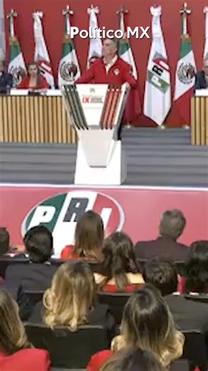 🔥 "Hace unos días reapareció el cínico y corrupto de AMLO": 'Alito' Tras el regreso de Andrés Manuel López Obrador zobrador_ después de más de un año de dejar la presidencia, Alejandro Moreno Cárdenas acusó al expresidente de intentar imponer un “relato personalista e hipócrita” para tapar el daño que, asegura, dejó su gobierno. Afirmó que ningún discurso puede ocultar el "México incendiado, dividido y violentado, con un pacto con el crimen organizado” que dejó. | Político MX