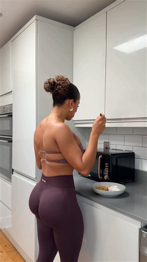 scrambled oats recipe using @EHPlabs vanilla whey protein - code ‘aimsgains’