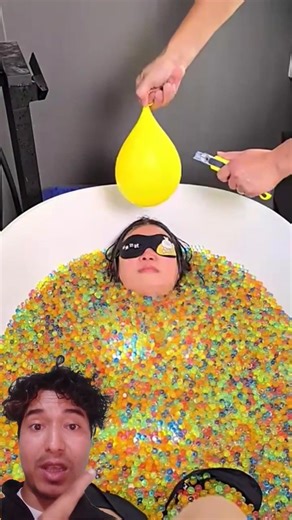 🎁🍰🤣 birthday present picked# funny #prank# short