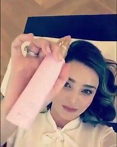 Thank you @hollystarhealing and @woomcenter for helping make our @koraorganics #MindBodySkin experience so special 🙏🏻❤️✨ | Miranda Kerr