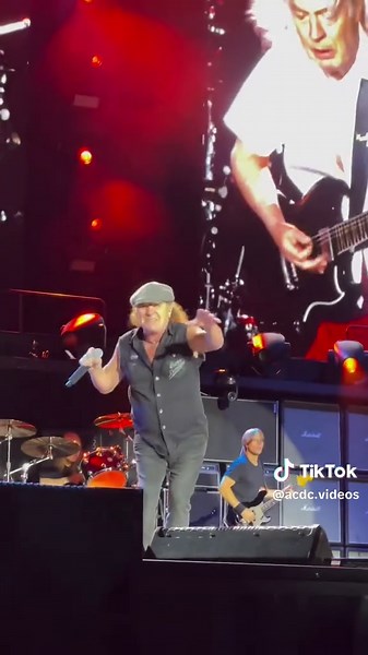 JAILBREAK live in Melbourne!! First time played live since 1991! ⚡️⛏️ #acdc #poweruptour