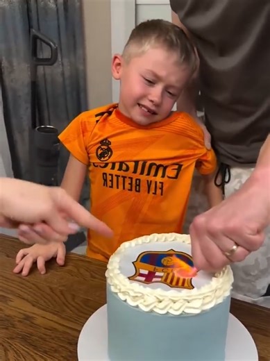 Bocil ini menangis karna kue ulang tahunnya bergambar decul 🗿 #fyp #foryoupage #faktaunik #faktamenarik #tiktokviral