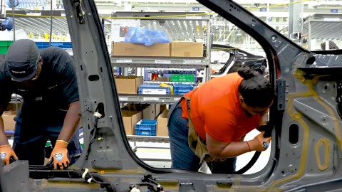 Video: Volvo Just Hit 1 Million Plug-In Hybrids — And It’s Changing Strategy Again