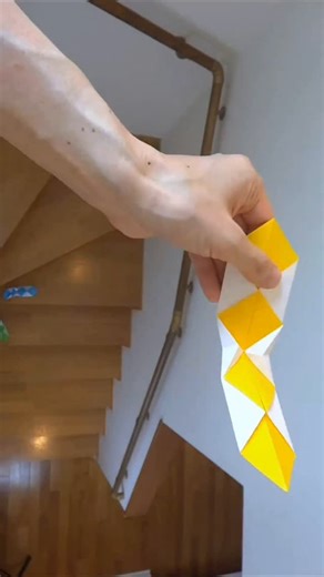 A small technological craft that can be made with just one piece of paper, a simple and fun aircraft #Easy to learn origami tutorial #Creative craft #diy #art #diycrafts #howto #crafts #papercraft | People Crafts
