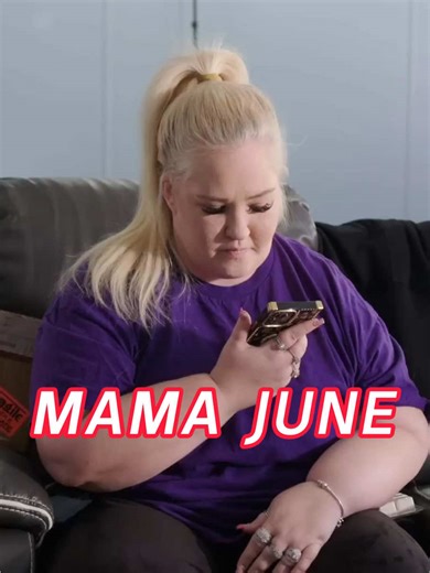 The pain was so severe she couldn't stand! Anna was rushed to the hospital but left waiting in the emergency room!#MamaJuneand#Pumpkingo#motheranddaughter #familycrisis#fouyou