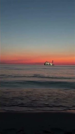 Peaceful Sunset Over the Ocean 🌅 | Relaxing Sea View #shorts #nature #sunset #lake