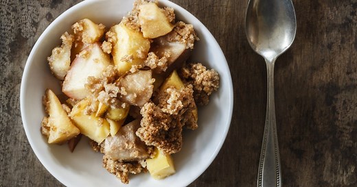 Crumble aux poires, pommes et coings