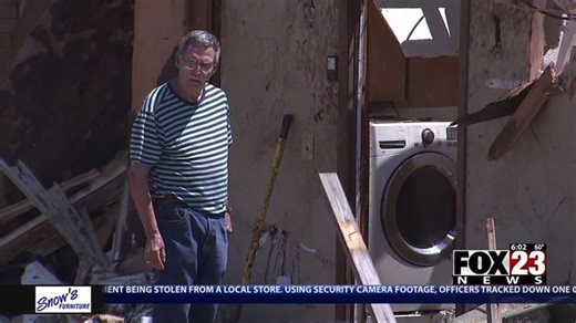 Volunteers from across Oklahoma help Enid tornado victims
