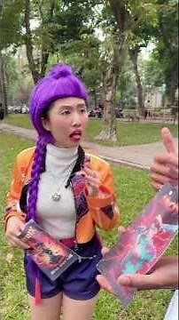 Rumi was given a pack of super spicy chips #kpop