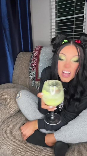 DanahBananaa (@danahbananaa)’s videos with original sound - DanahBananaa