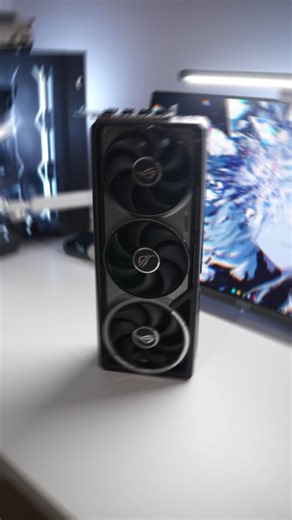 Metehan Gök on Instagram: "Bumm 💣💥 | Yeni Ekran Kartım 🤩 • @asusrog Astral RTX 5090 OC Edition 💎 • #reklamdeğil #asus #asusrog #rtx5090 #gaming #pc #setup #gpu #gamingsetup #gamingpc #rtx #nvidia #gamingroom #game #keşfet #viral #reels"