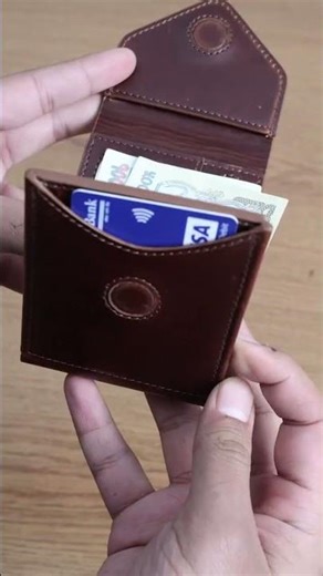 Clavis Magnetic Bifold premium leather wallet