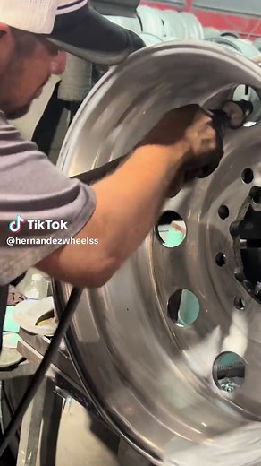 Polishing Semi truck wheel.#polish #repair #semi truck#wheels #sanantonio
