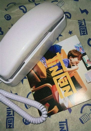 Why is this giving Zoolander “the files are IN the computer” energy 😆 Our 6 year old twins are lucky to have a group of wonderful kids they’re very close to, so all the parents decided to buy @Tin Can landlines for them to chat! This is our first attempt so I’ll keep you posted on how things go 😆 #kindergarten #momsoftiktok #momlife #90s #throwback