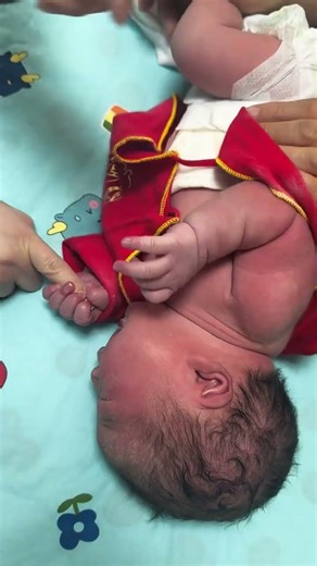 You Won’t Believe How This Baby Reacted to Their First Vaccine! 😭