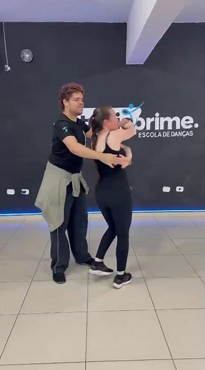 Casal dançando Samba rock