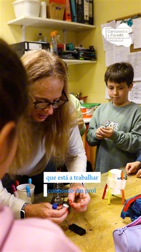 🎥 Numa iniciativa pioneira, o NUCLIO - Núcleo Interativo de Astronomia, em parceria com a InovLabs, juntou-se à União das Freguesias de Carcavelos e Parede, em articulação com as Ludo bibliotecárias, e à Câmara Municipal de Cascais para lançar um novo projeto: o CHANGE MAKERS - este projeto surge enquanto espaço de criação, de aprendizagem e de inovação, destinado a transformar a forma como as nossas escolas interagem com a tecnologia e com o conhecimento! 🏫 Através do apoio e do acompanhament