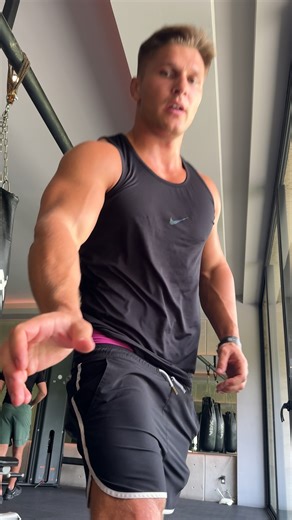 Rate my body! Caine Fit | Wrestler Chris