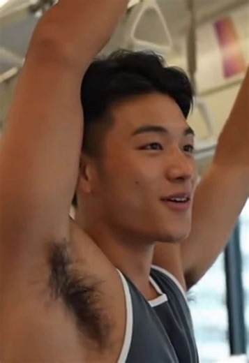 タンクトップと脇毛の新しいトレンド