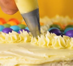 58K views · 169 reactions | Awesome yet super easy cake decor ideas! | 5-Minute Crafts Family | Facebook