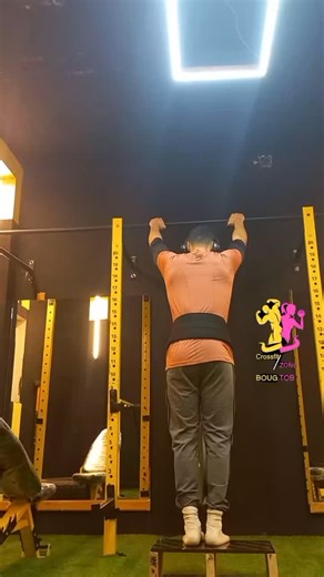 Crossfit ZONE _GYM_ FITNESS Homme🏋‍♂️ et femme 🏃‍♀️ on Instagram: "#training #calisthenics"