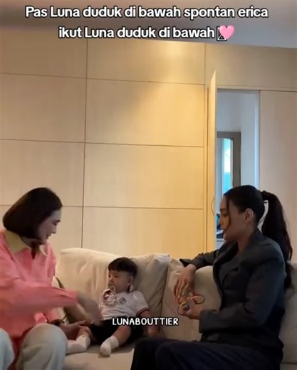 Rumpi Gosip on Instagram: "Warganet ramai puji Adab dan sopan Santun Erica Carlina saat Luna Maya Ajak bermain Andrew"