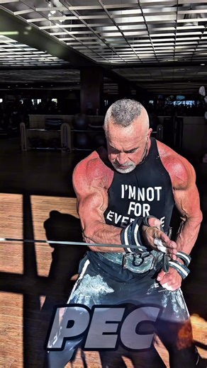 ONE ARM BAND CROSSOVERS #workout #motivation #muscle #workouttips #exercise