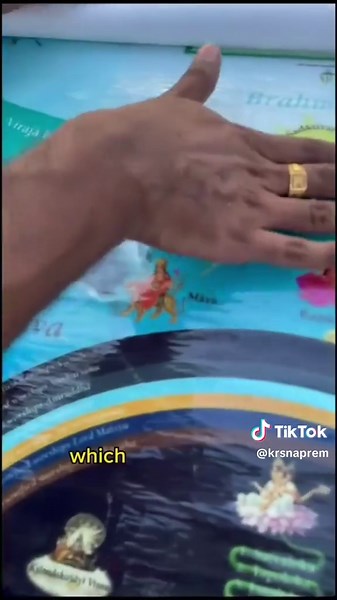 🪐 Part 2: Beyond the Universes – The Spiritual Sky 🌌 Beyond the billions of material universes lies the spiritual sky, a realm free from birth, death, disease, and suffering. ✨ The first layer of this transcendental reality is the Brahma-jyoti, the effulgent light coming from the body of the Supreme Lord. 🧘‍♂️ Many yogis and impersonalists aim to merge into this light, desiring peace, eternity, and freedom from individuality. 🔱 But beyond the Brahma-jyoti is Sada-Shiva Loka, also called Kail