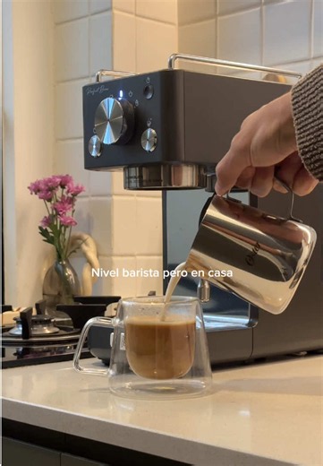 Cafetera Nueva Perfect Brew Compacta: más café, menos espacio