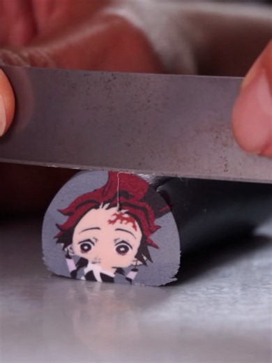 Watch Tanjiro come to life! 🗡️ Can you guess how long this took? Last second is the best part! 👀✨ #demonslayer #tanjiro #animeart #animediy #animeclay