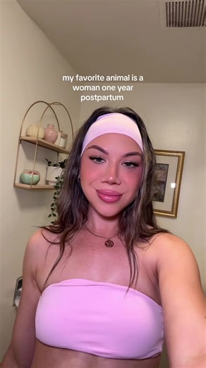 ignore my dirty ceiling fan pls #postpartum #postpartumbody #oneyearpostpartum