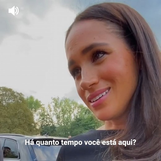 1.9M views · 23K reactions | Tudo indica que Meghan Markle não quis seguir o protocolo real e embora Harry lhe fizesse sinais para que se comportasse, Meghan sabe que sua liberdade chegou para nunca mais ir embora. Um abraço em uma desconhecida e a rejeição constante das indicações para continuar avançando durante a despedida da Rainha, lhe colocaram na boca de todas as críticas. | Ícones | Facebook