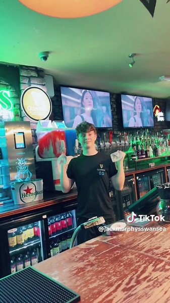 Welcome to our house, where it’s always party time #jackmurphys #windstreetswansea #pubtok #swanseauni #swansea