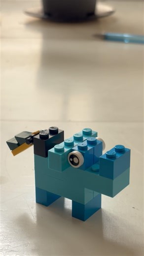 Tiny LEGO elephant build