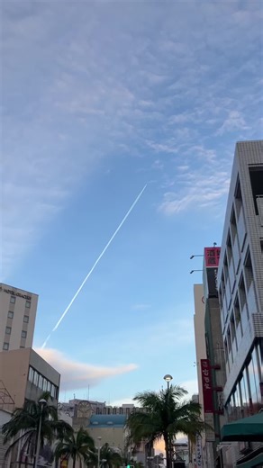 エアバスA330-300 気圧高度12,500m 対地速度783.4 km/h #飛行機好きな人へ #A330 #那覇 飛行機雲伸びてる？と思い ( ∩˙꒳​˙​📷⊂ ) 2025年6月18日5時40分