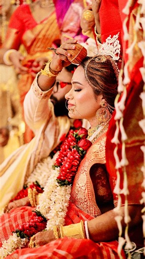 Best wedding photographer | Qpidindia Wedding photography on Instagram: "Sindoor dan in a Bengali wedding by Qpidindia 🙏 Best wedding photography in Kolkata ❤️ #weddingphotography #wedding #kolkataweddingphotographer"