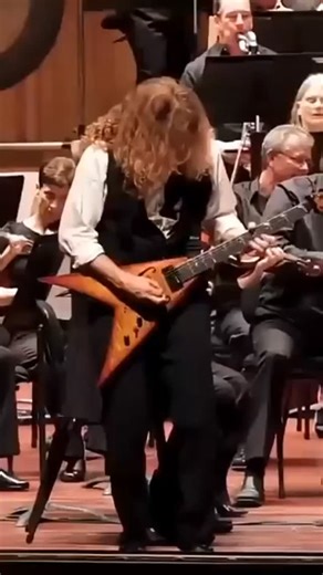 Thiago Henrique on Instagram: "Dave Mustaine On Orchestra San Diego Symphony REAL ! #DaveMustaine #Megadeth #SanDiegoSymphony #GuitarPlay #MrThiagoHenrique"