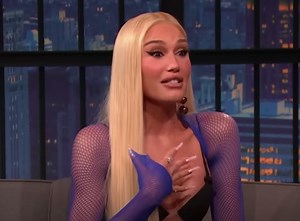 Chirurgie pour Gwen Stefani? Son évolution de ’94 à 2022 - Hollywoodpq.com