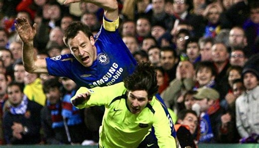 قرار مفاجئ.. أسطورة تشيلسي يعرض قميص ليونيل ميسي النادر في مزاد