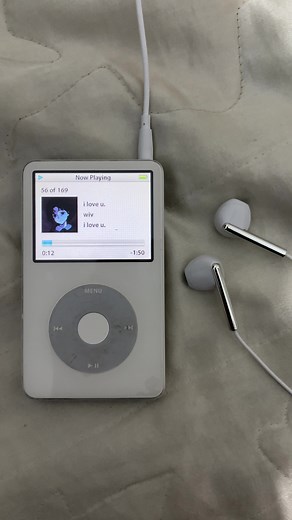 i love u #wiv #ipod #apple #2000s #y2k | I Love U