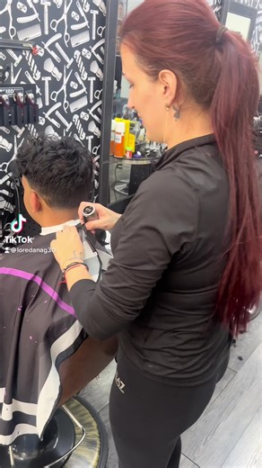 Expert Hair Cutting Techniques by Loredana G30