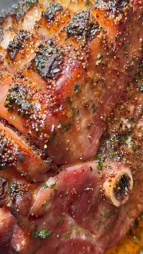 Honey Glazed Ham (Holiday Classic) Sweet, savory, and perfectly glazed — your new holiday centerpiece. Ingredients • 12 lb Sugardale ham (from Fry’s/Kroger) • 1 tbsp olive oil • Salt pepper • 2 tbsp herb mix (from Prep Time Tips) • Glaze: • ½ cup honey • ¼ cup Dijon whole grain mustard • 2–3 tbsp butter • 1 tbsp Simple Truth Organic apple cider vinegar (Kroger) Directions 1. Preheat oven to 300°F. 2. Pat ham dry, score diamond pattern. 3. Rub with olive oil, salt, pepper, herbs. 4. Roast 15 min