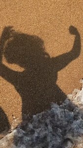 Meet your new summer obsession: Beach Waves 🌊✨​ ​ The salt spray that gives you that perfectly undone, just-back-from-the-beach hair.​ ​ Think soft texture, natural volume, and a dreamy scent that makes you feel like you’re on holiday 😍​ ​ Made with aloe vera, provitamin B5, and mineral-rich sea salt, it hydrates and strengthens. Oh, and it’s 100% natural origin and ethically sourced 👏​ ​ Use it on wet hair for defined waves or dry hair to refresh and add texture. Scrunch it, air-dry it, or d