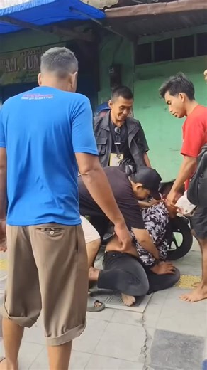 alat perkakas on Instagram: "WAJIB PUNYA !!! KEREN BENER NI, AUTO KETAHUAN KALAU MAU MACEM²😁😁 ʟɪɴᴋ ᴘʀᴏᴅᴜᴋ ᴀᴅᴀ ᴅɪ ʙɪᴏ ɴᴏ.2056🧡🌠 1. Ke bio / profil kami 2. Klik link yang ada di BIO 3. Pilih produk no. 2056 ❤2056.GPS TRACKER VIRAL ʙɪɴɢᴜɴɢ ᴄᴀʀɪ ʟɪɴᴋ ᴛᴏᴋᴏ ɴʏᴀ? 👉ᴍᴀʟᴇs ᴄᴀʀɪ ʟɪɴᴋ ɴʏᴀ? Silahkan Komen “mau link” Nanti Link produknya di kirim ke DM kamu ya😘"