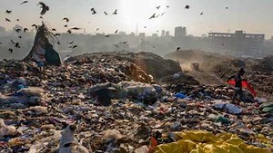 全球污染严重，垃圾无处不在，侵蚀世界每个角落，人类该何去何从