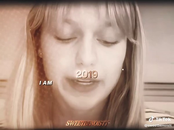 Melissa Benoist talking about mental health will always be my sensitive point! 🥹🥹 I've known her for almost 4 years and it's been the years that I've realized more and more what a strong woman she's become. I've even addressed her example in school essays and this shows that Melissa isn't just an actress to me: she's an inspiration. It's beautiful to see that she's doing well after everything and I wish she knew all of this 😭😭🫶🏻 dt: @gabby ⸆⸉ @amandalorian 🪐 @𝐌𝐢𝐝𝐢៹ 🍓 @jimena @★𝔼𝕧𝕒