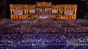 On this #MemorialDay, let us pay tribute to the brave American and Canadian heroes who gave their lives during the liberation of the Netherlands and other European countries in 1945. We shall never forget 🇺🇸🇨🇦 | André Rieu