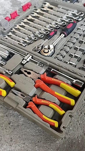 2.5M views · 10K reactions | #motorcycle #motorcycle, #motolife, #motorbike, #motorcyclesofinstagram, #motogram, #motorcyclelife, #motodreams, #motorbikeadventures, #motorcyclelove, #motoculture #ToolsMoto, #GarageTools, #Toolbox, #PowerTools, #DIYTools, #HandTools, #ToolPorn, #ToolTime, #ToolMan, #ToolLife #Gear, #OutdoorGear, #CampingGear, #HikingGear, #BackpackingGear, #SurvivalGear, #TacticalGear, #AdventureGear, #Outdoorsy, #OutdoorAdventure, #GearUp #model | Mendes Tools | Facebook